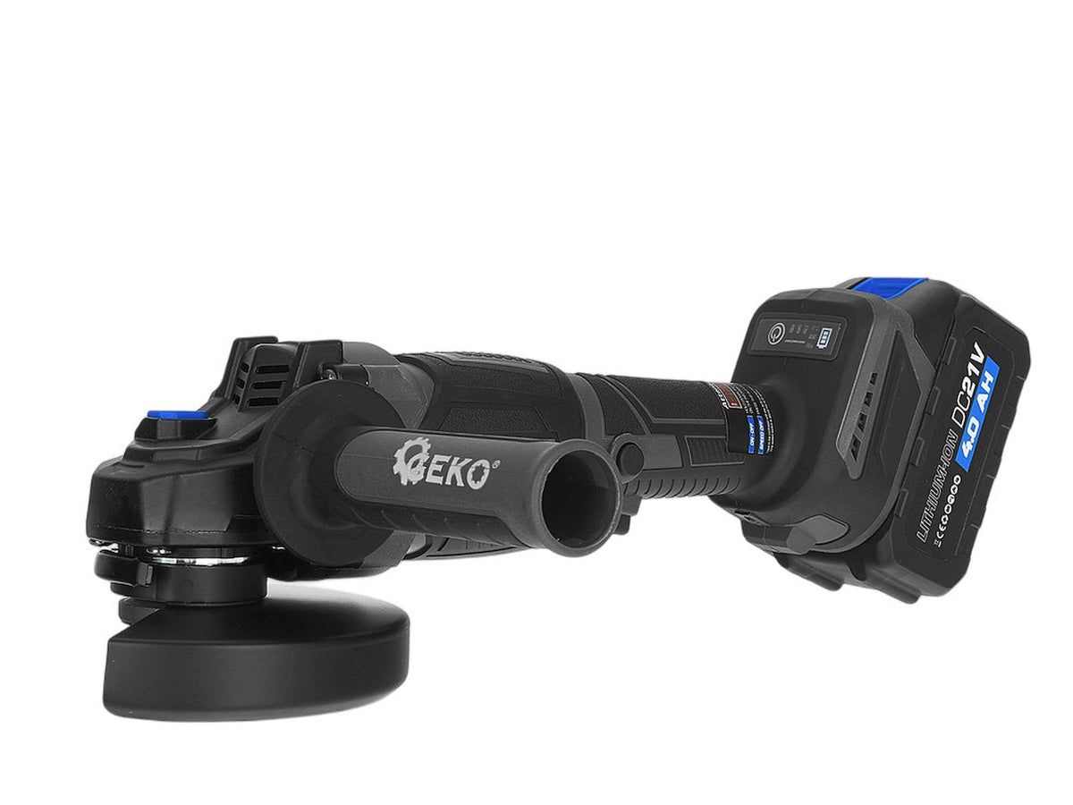 Akkumulátoros sarokcsiszoló 125 mm, 950 w, 21 v, 2 × 4 Ah GEKO