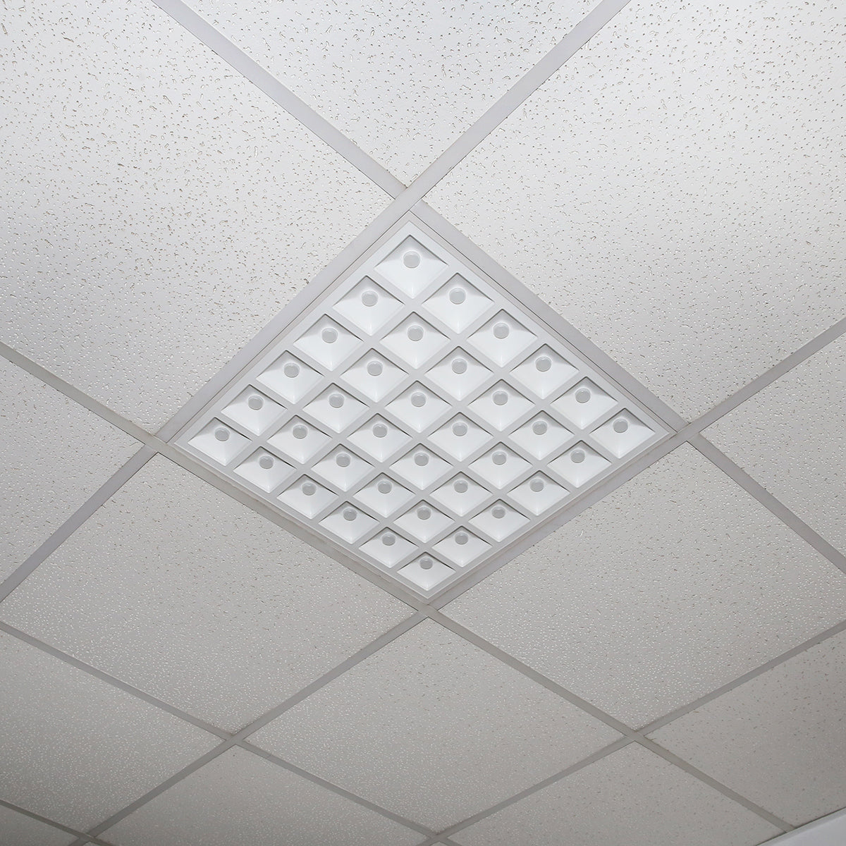 Panel 144 db 2835 LED chippel, alumínium tartóval, 48W, 595x595x20 mm, Breckner Germany