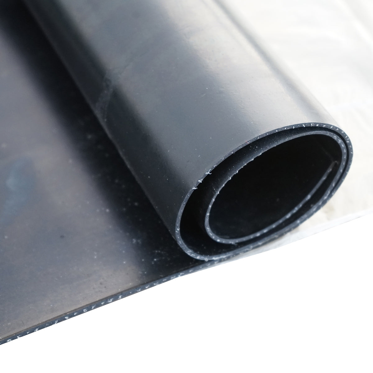 Gumiszőnyeg SBR+NR, szöveterősítés nélkül, bordázott, 3x1400x10000 mm (10 m hosszú, 1,2 m széles, 3 mm vastag)