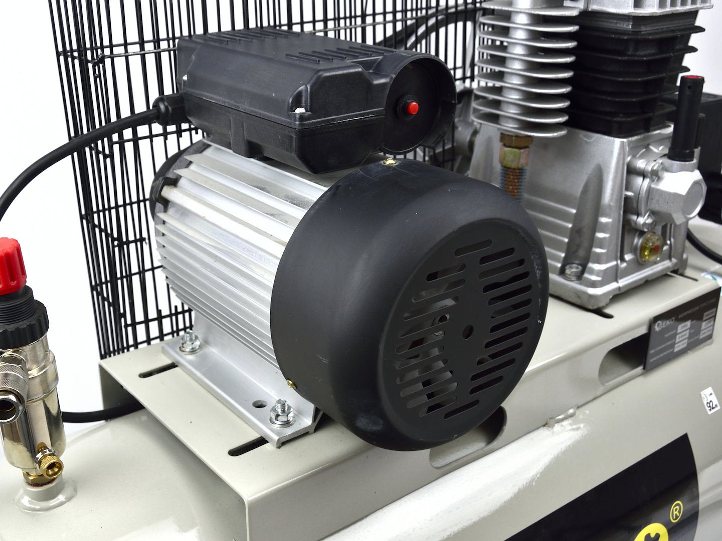 LÉGKOMPRESSZOR 100L 390L/PERC 220V GEKO