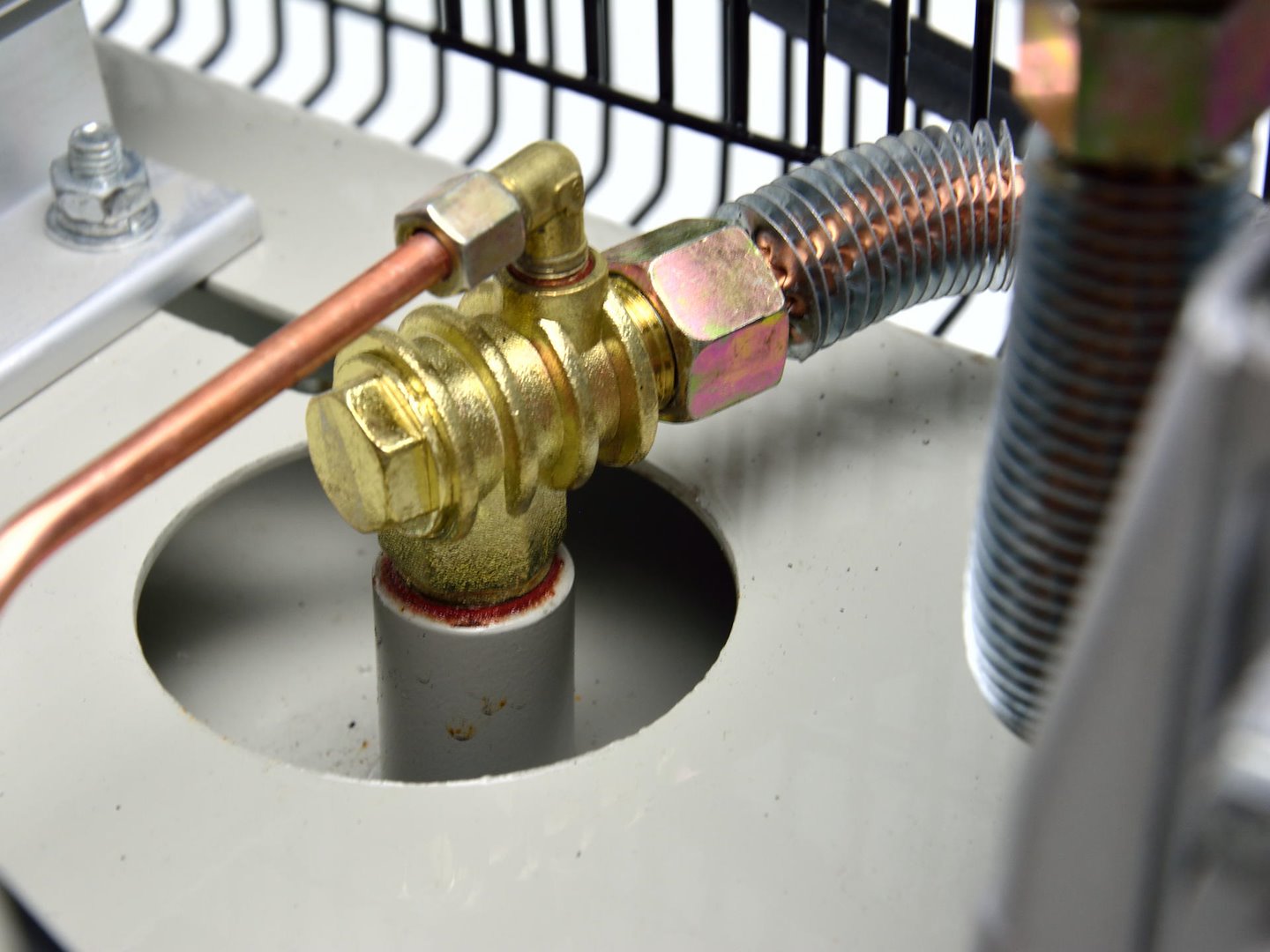 FÜGGŐLEGES KOMPRESSZOR 100L 390L/PERC 220V GEKO