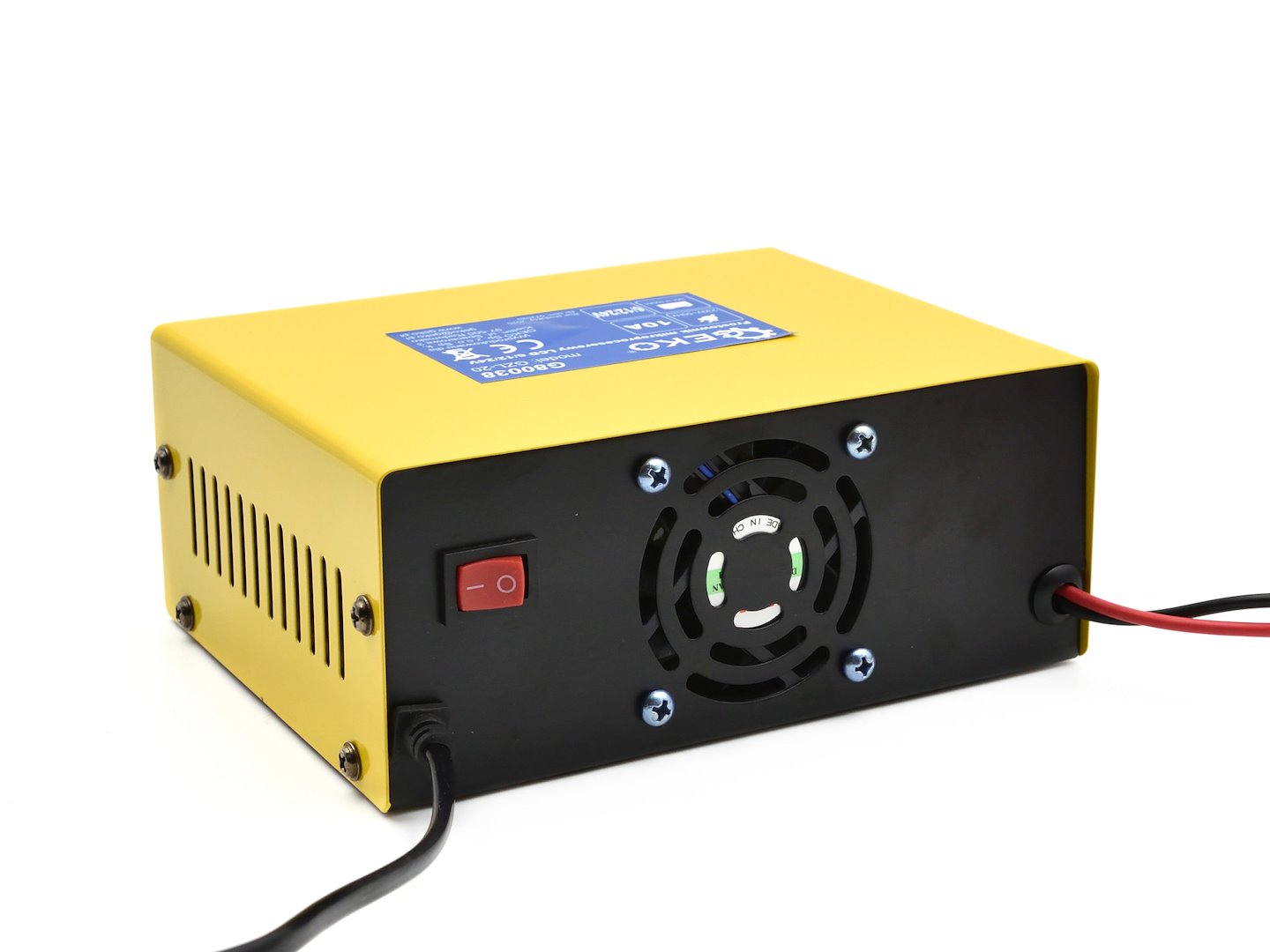 AUTÓ AKKUMULÁTOR TÖLTŐ MIKROPROCESSZOROS 6/12/24V LCD-S 15A, 6–200 AH AKKUMULÁTOROKHOZ GEKO