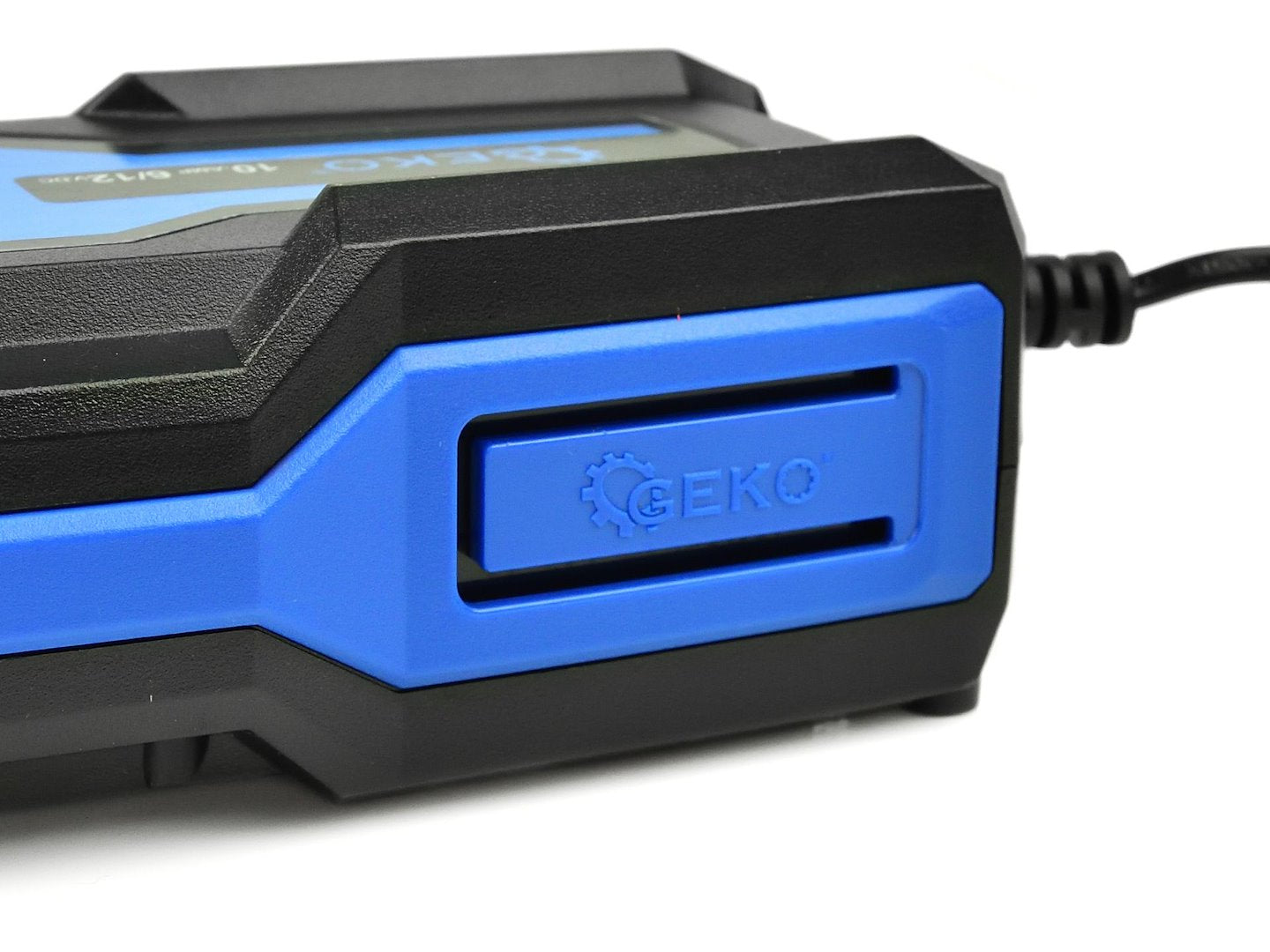 AUTOMATA AUTÓ AKKUMULÁTOR TÖLTŐ LCD KIJELZŐVEL 6/12V 10A 4–120 AH AKKUMULÁTOROKHOZ GEKO