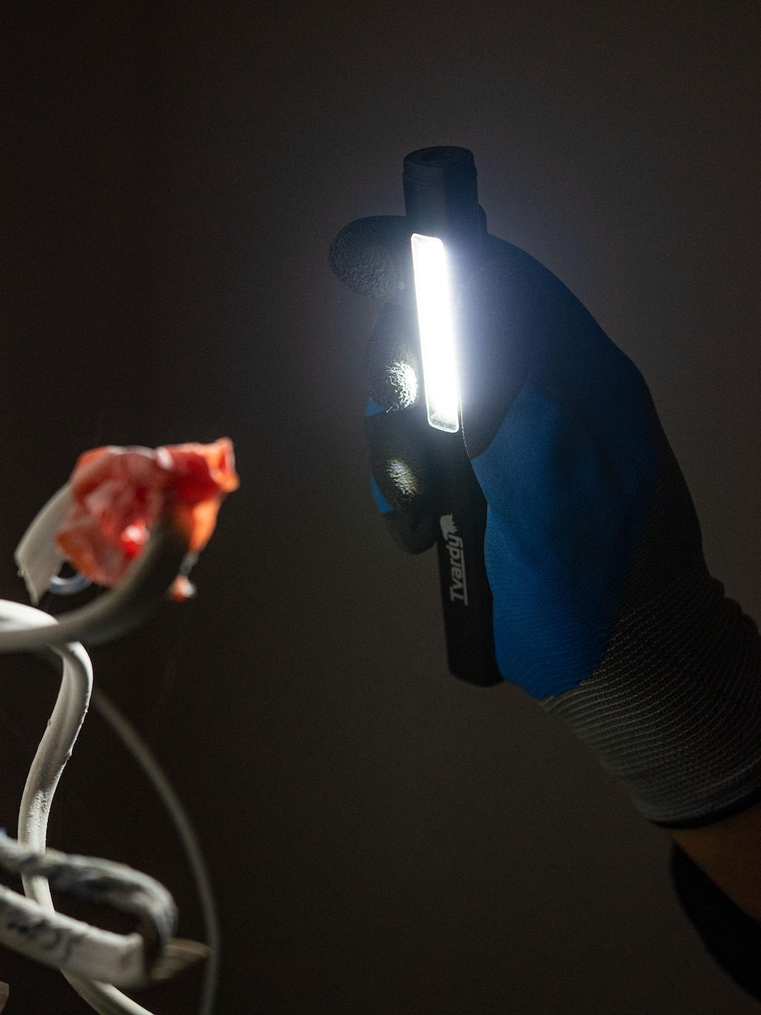 Újratölthető cob LED lámpa lézerrel, uv-fénnyel és mágnessel, 5 w, 800 mah, 400 lumen