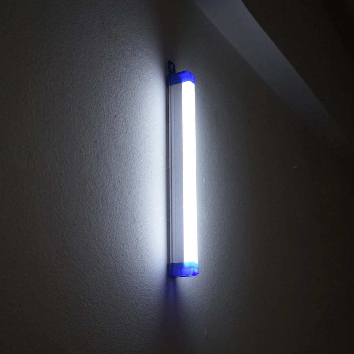 Mágneses LED lámpa 60W 6500k újratölthető akkumulátorral 3600mah 520 x 23 x 38 mm IP20