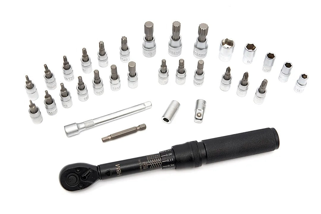 Precíziós nyomatékkulcs készlet 1/4''-os 2-20NM 32 darabos HBM