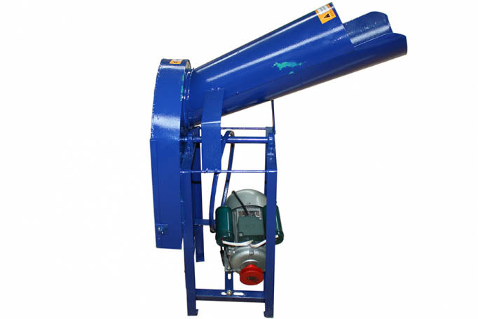 Takarmány és gabona törő 500 kg/óra kapacitással, 1800W